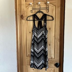 APT. 9 Size Large, Black and White Multi Swimsuit Cover-Up/Dress